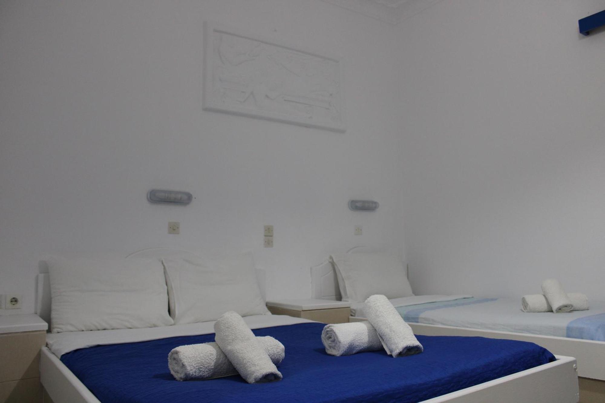 The Three Anchors Rooms Emporio  Exterior photo