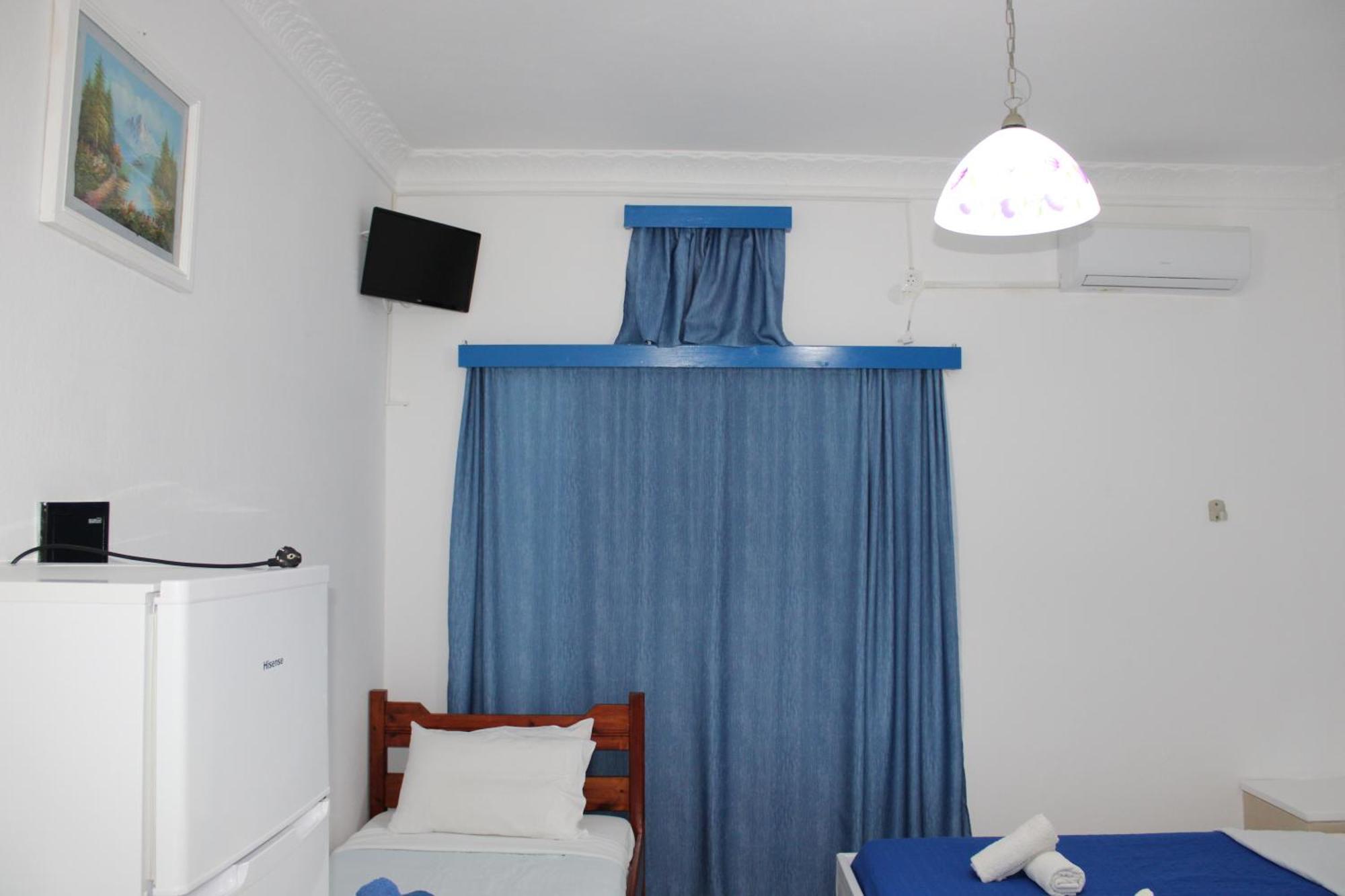 The Three Anchors Rooms Emporio  Exterior photo