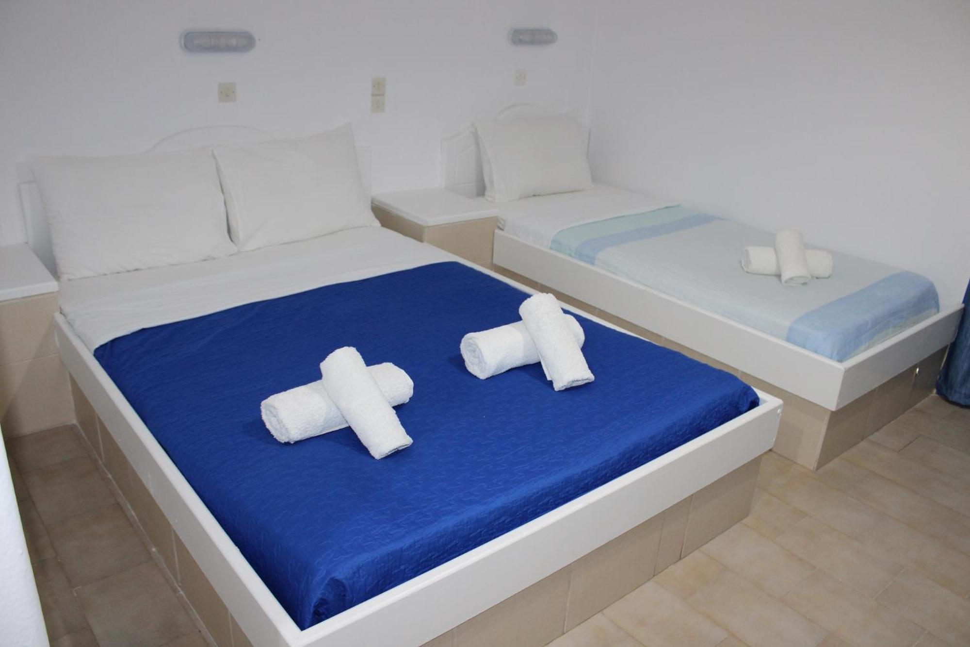 The Three Anchors Rooms Emporio  Exterior photo